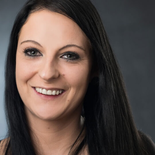Nadine Wiesinger ist seit 2015 Teil des FALKEmedia Teams